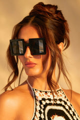 REALLY LIKE THAT SUNGLASSES