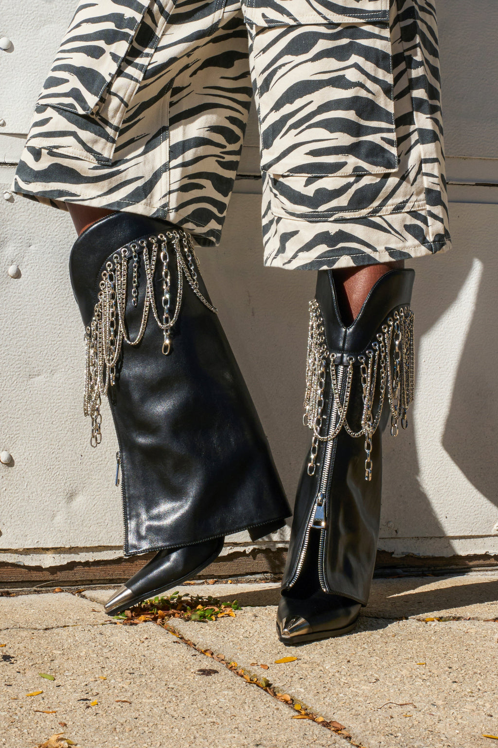 AZALEA WANG SINISTER BLACK WESTERN CHUNKY BOOT